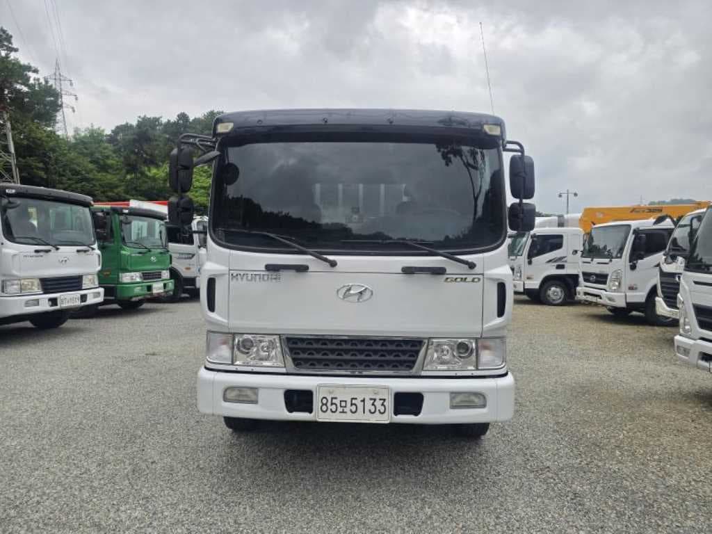 18년형 현대 메가트럭 수동 카고 4.5톤 중고화물차