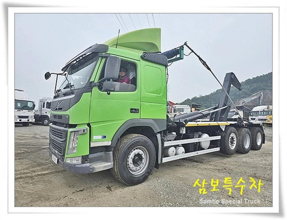 18년형 볼보 오토 암롤트럭 수입 24톤 중고화물차