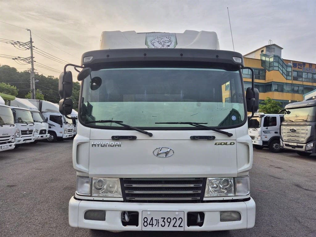 09년형 현대 메가트럭 수동 윙바디 4.5톤 중고화물차